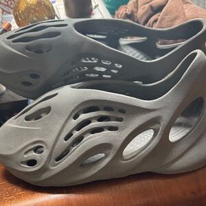 Adidas Yeezy Foam RNR in the "Onyx" colorway.